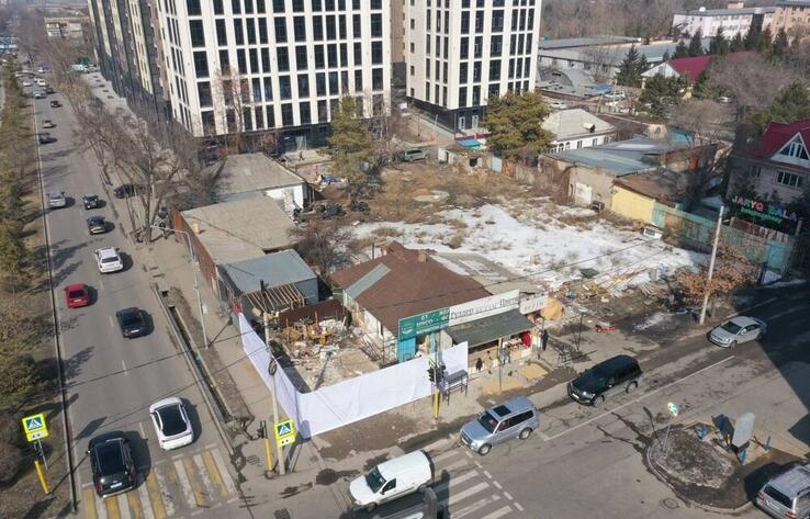 В Алматы сносят ряд незаконных коммерческих точек 
