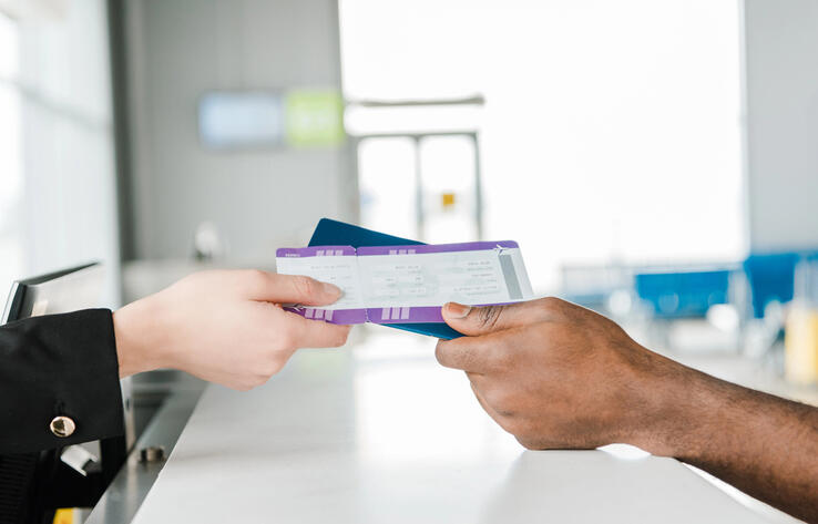 Иностранцев будут впускать в Россию по QR-коду