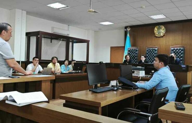 В Атырауском областном суде прошло судебное заседание по резонансному делу жительницы региона