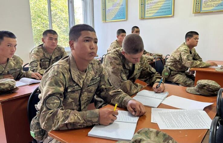 Фитнес-браслеты, беспилотники и IT-обучение: пилотный проект новой воинской службы реализует Минобороны