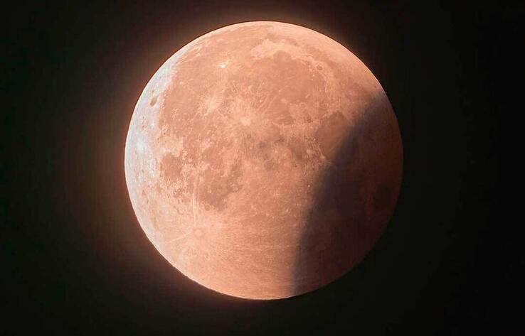 Total Lunar Eclipse Over Kazakhstan - "Blood Moon" September 7