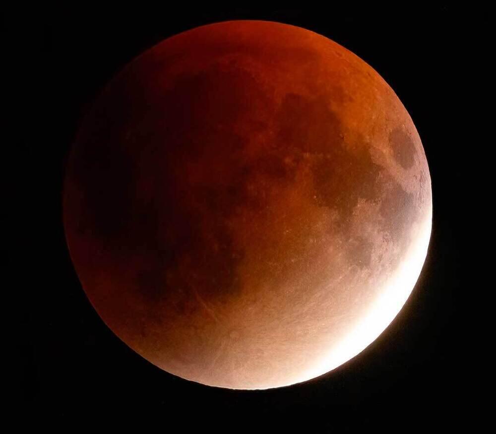 Total Lunar Eclipse Over Kazakhstan - "Blood Moon" September 7. Images | instagram/dots_foto