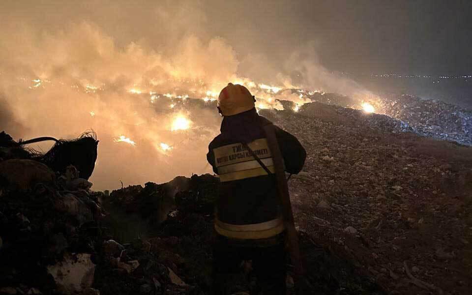 Fire at the Alatau landfill. Images | Ministry of Emergency Situations of the Republic of Kazakhstan