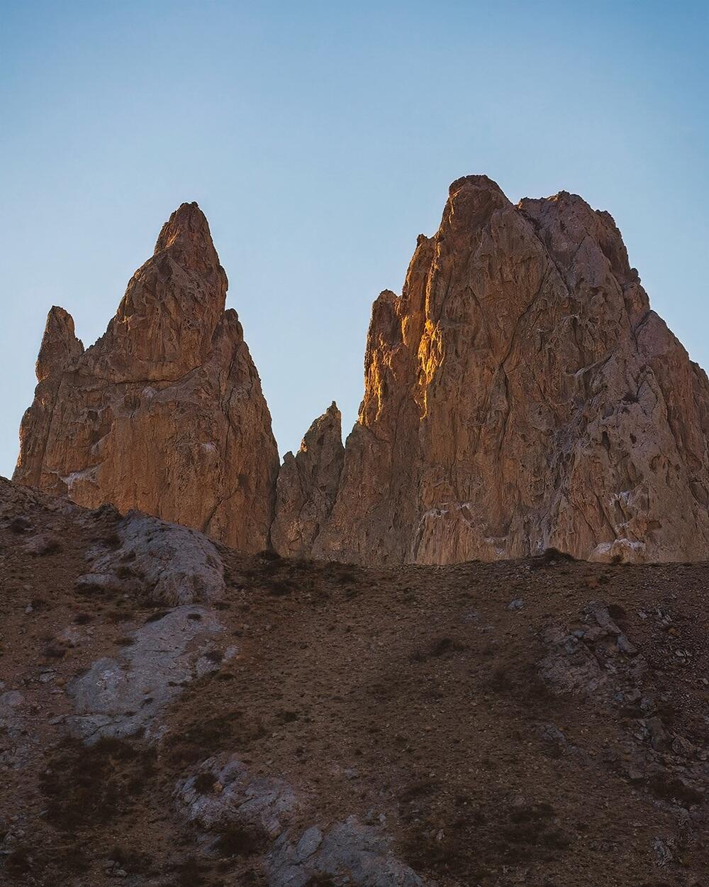Photographer showed Kelinshektau: mountains that look like another universe. Images | dots_foto/instagram