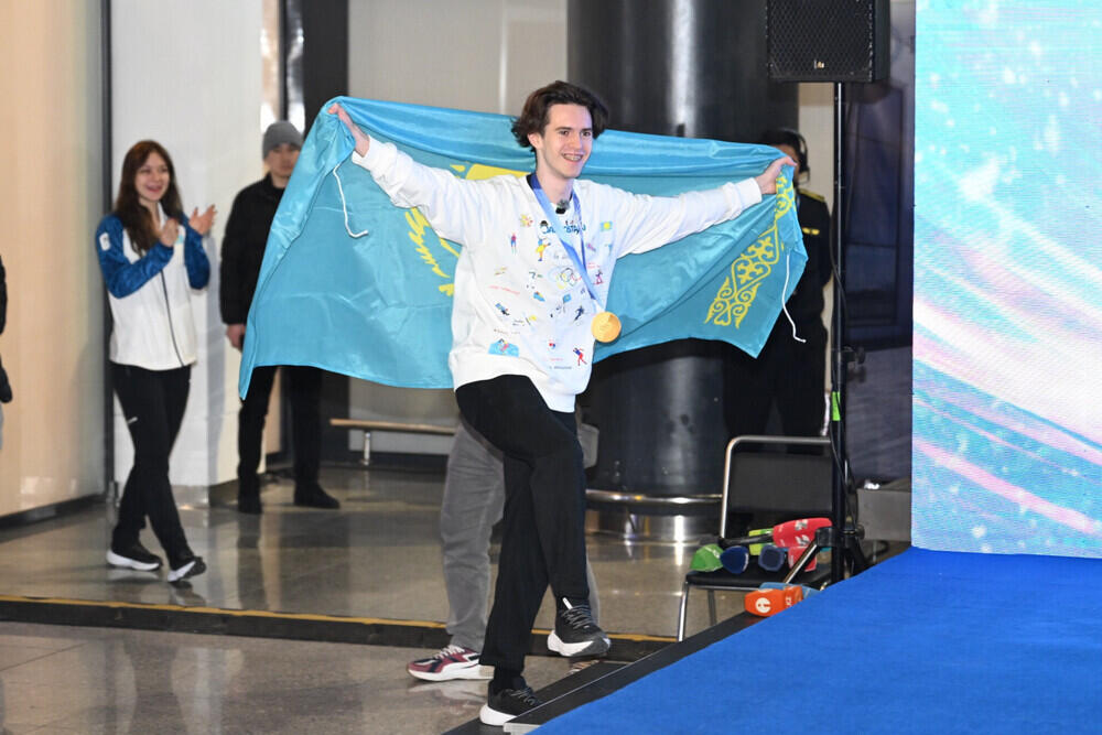 Olympic Champion Mikhail Shaidorov Given Ceremonial Welcome in Astana