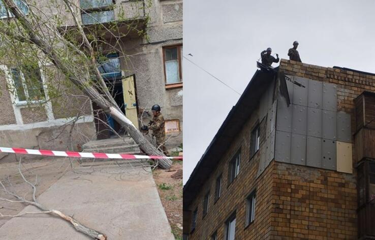 В Карагандинской области штормовой ветер сорвал кровли жилых домов