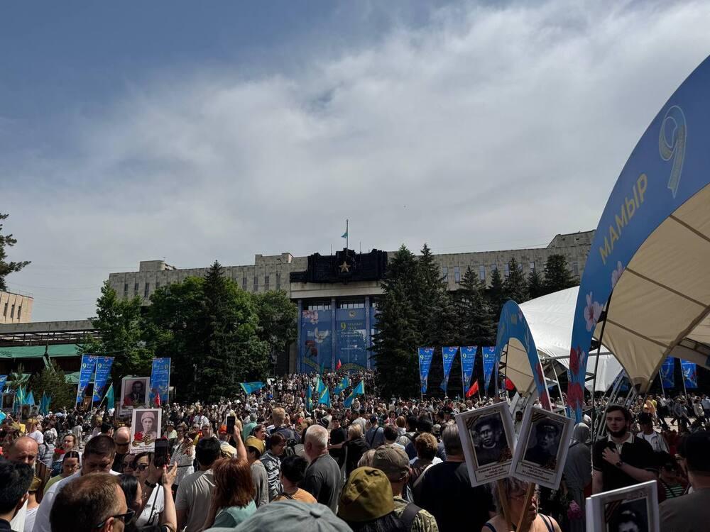Акция "Батырларға тағзым - мәңгі жадымызда" прошла в Алматы. Фото: Kazakhstan Today