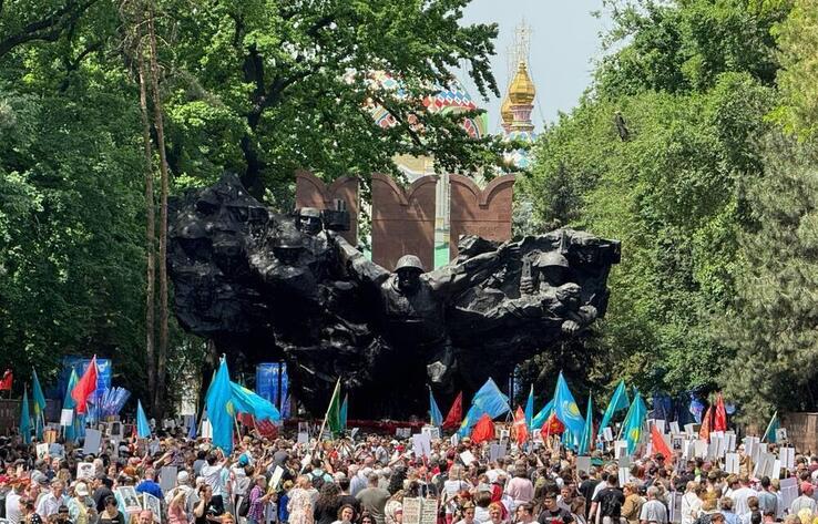 "Batyrlarğa tağzym - mäñgi zhadyymyzda" Campaign Held in Almaty