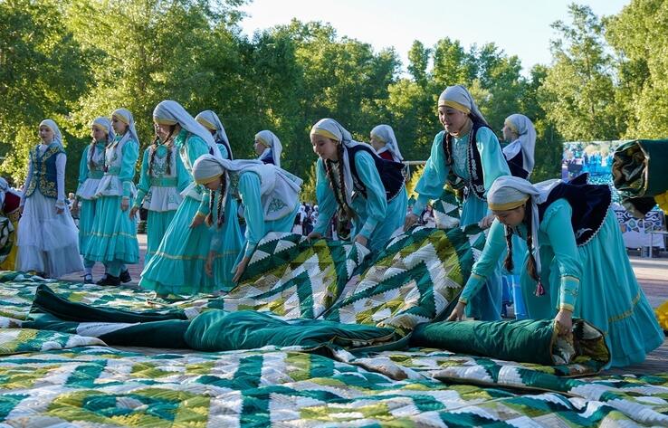 Два мировых рекорда по казахскому рукоделию установили в Усть-Каменогорске
