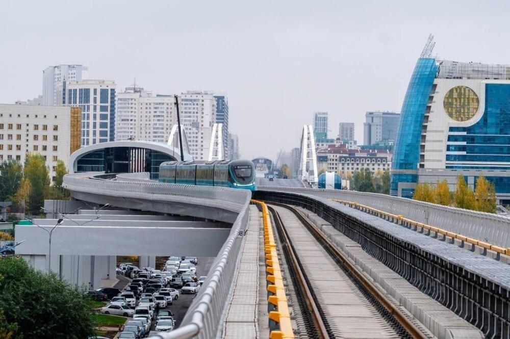 В Астане пассажиры спровоцировали перебои в работе линии LRT