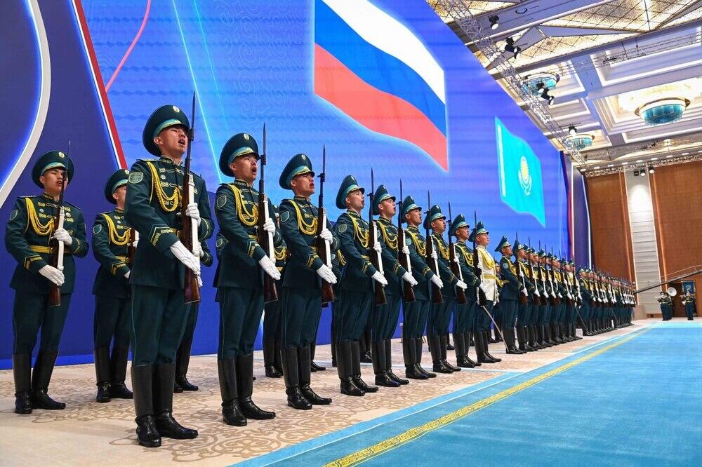 Астанада Владимир Путинді салтанатты қарсы алу рәсімі өтті. Сурет: Akorda