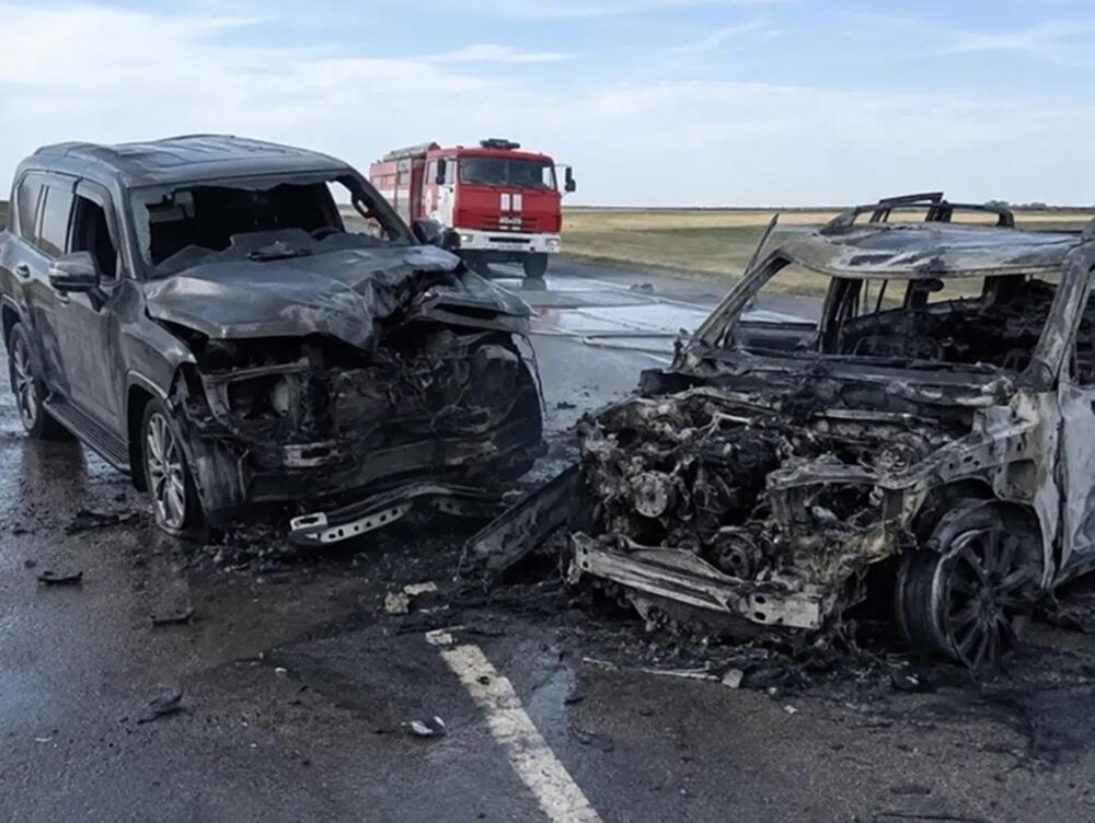 Два автомобиля загорелись после ДТП на трассе Астана - Коргалжын: погибли пять человек
